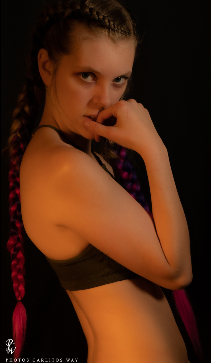 Female model photo shoot of Teria Thunder by PhotosCarlitosWay