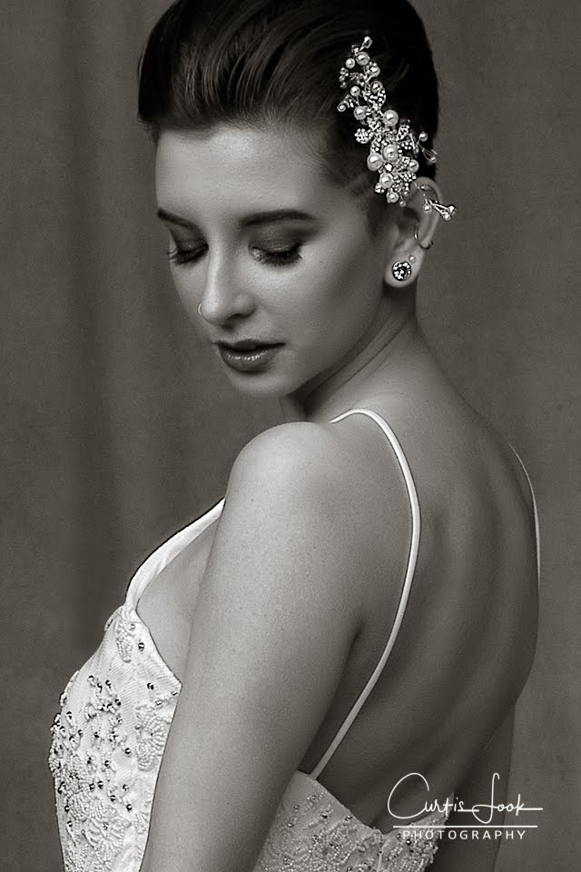 Female model photo shoot of Isabella Anastasia