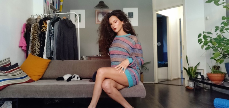 Female model photo shoot of Mavi Veloso