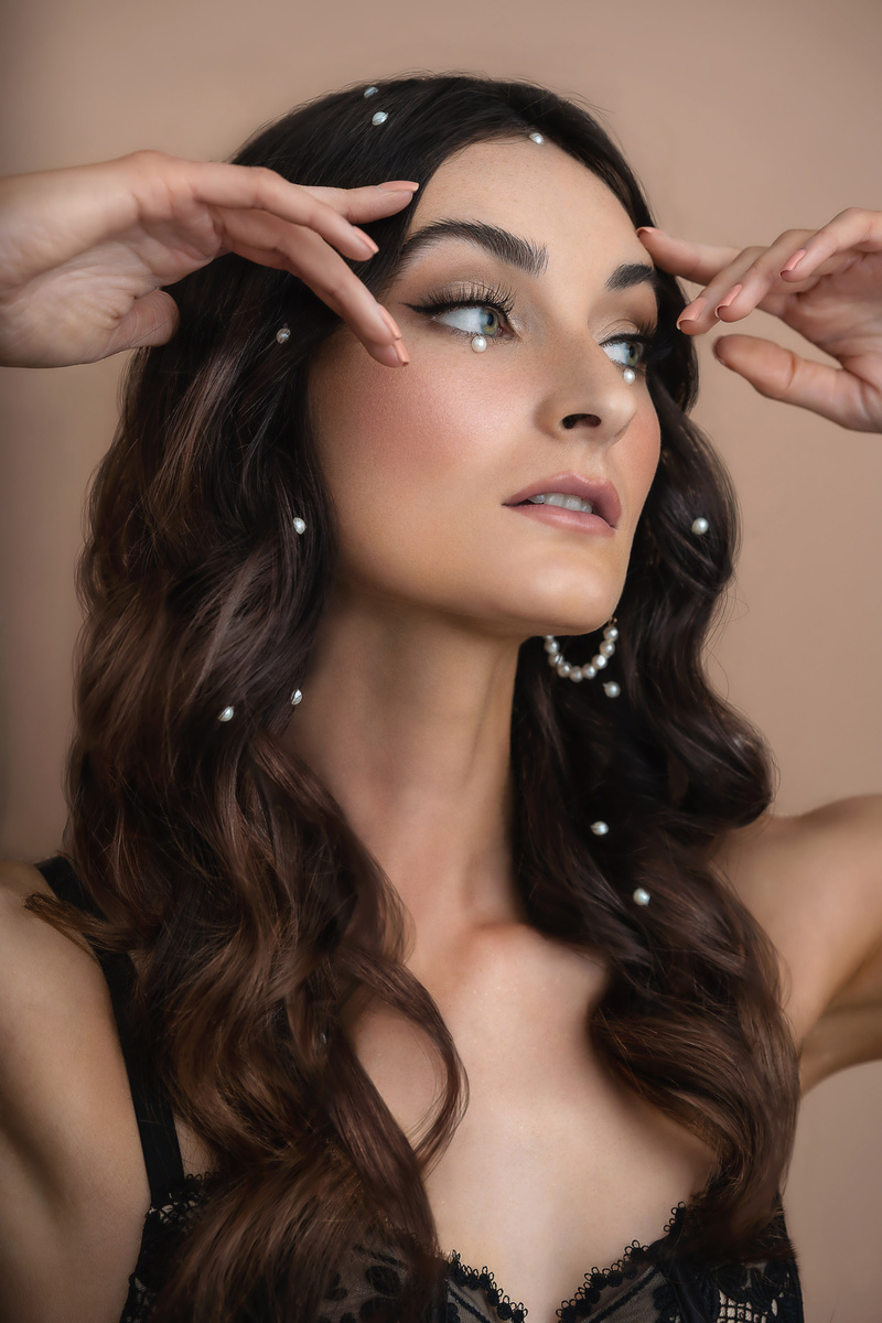 Female model photo shoot of Tatiana_art_retouch by Pixelsfairy
