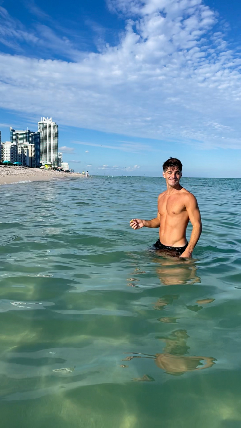 Male model photo shoot of Simo BSAS in Miami