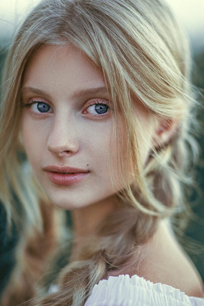 Female model photo shoot of olaszkolda