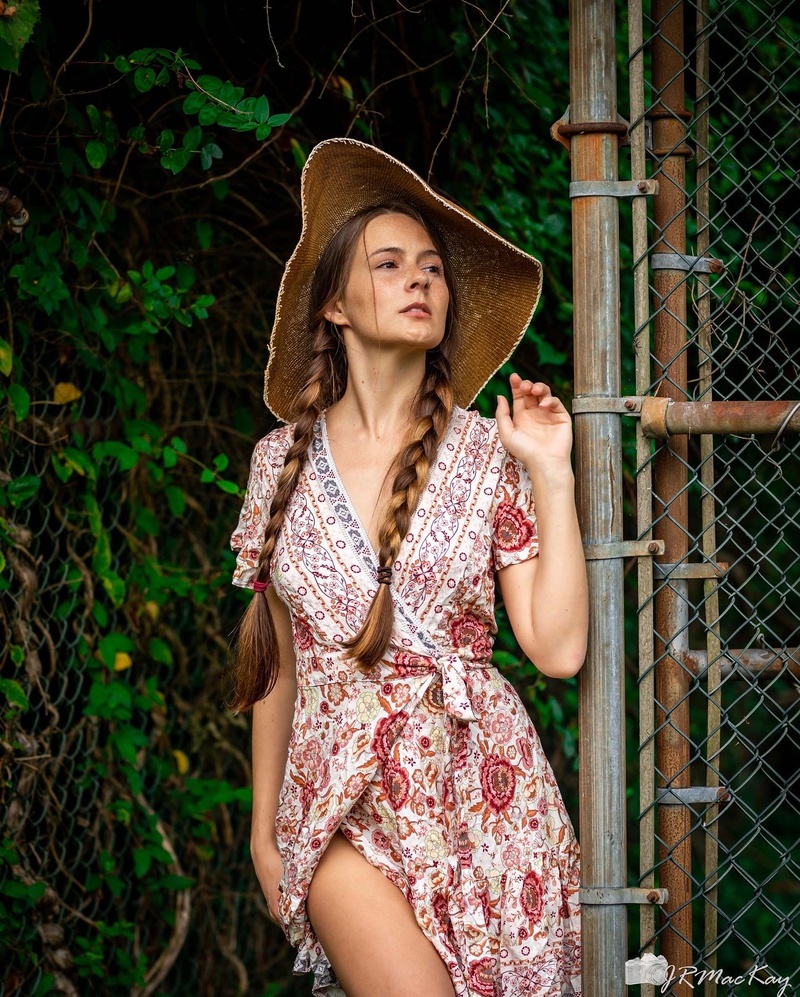 Female model photo shoot of Alicia Dawn Art Model by JRMACKAY