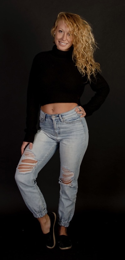 Female model photo shoot of Donna Anya