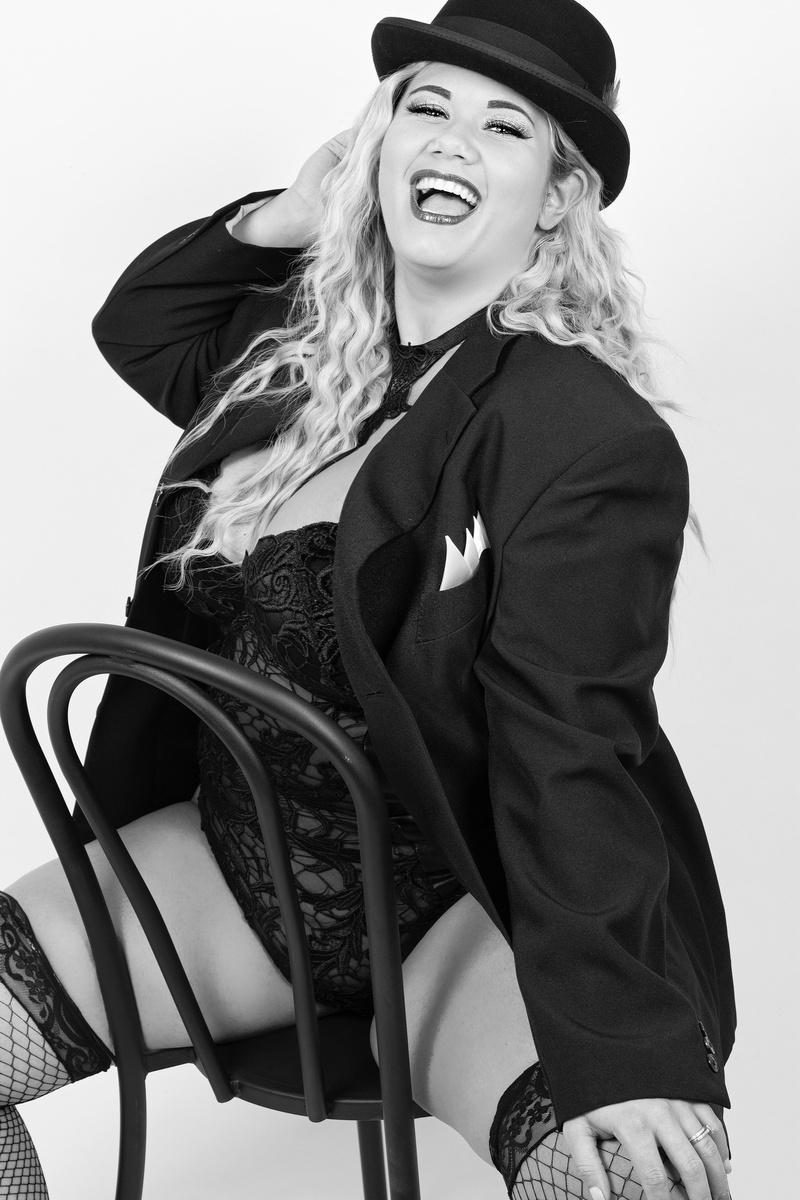 Female model photo shoot of Curvy Kiana by Rodney Smith