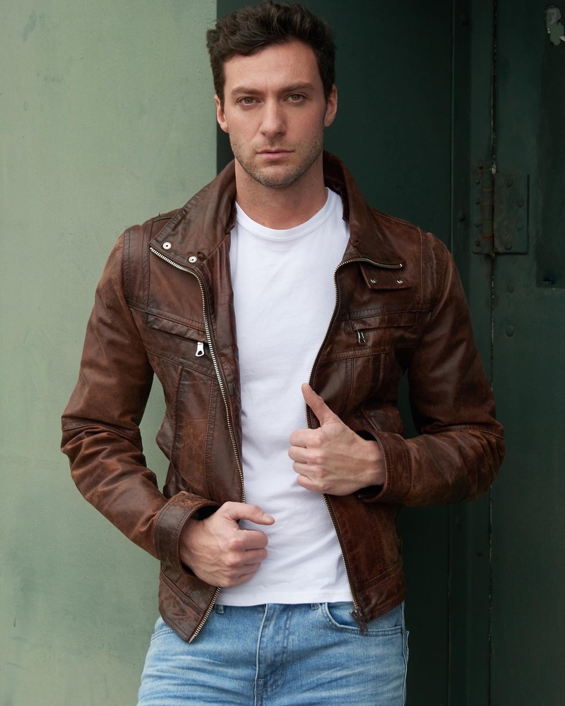 Male model photo shoot of Matthew Klein