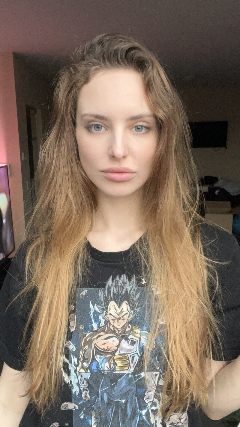 Female model photo shoot of Anastasia Bondareva