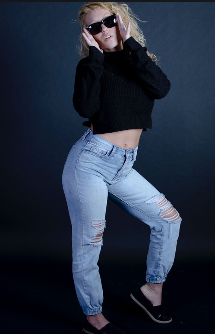 Female model photo shoot of Donna Anya
