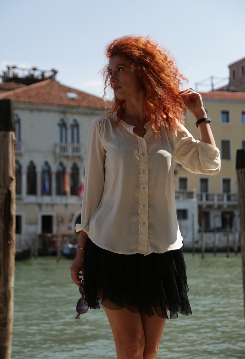 Female model photo shoot of Angela Constantinescu in Venice