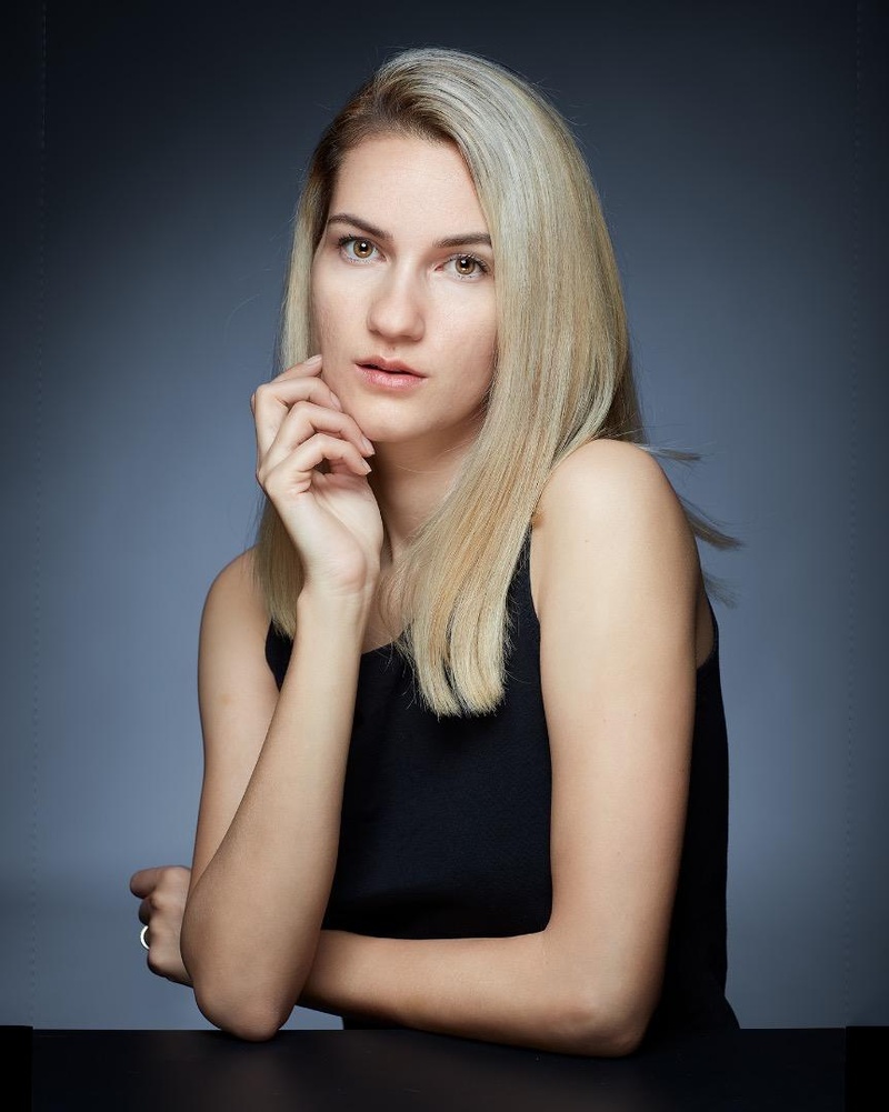 Female model photo shoot of Natasha Rozhdestvensky