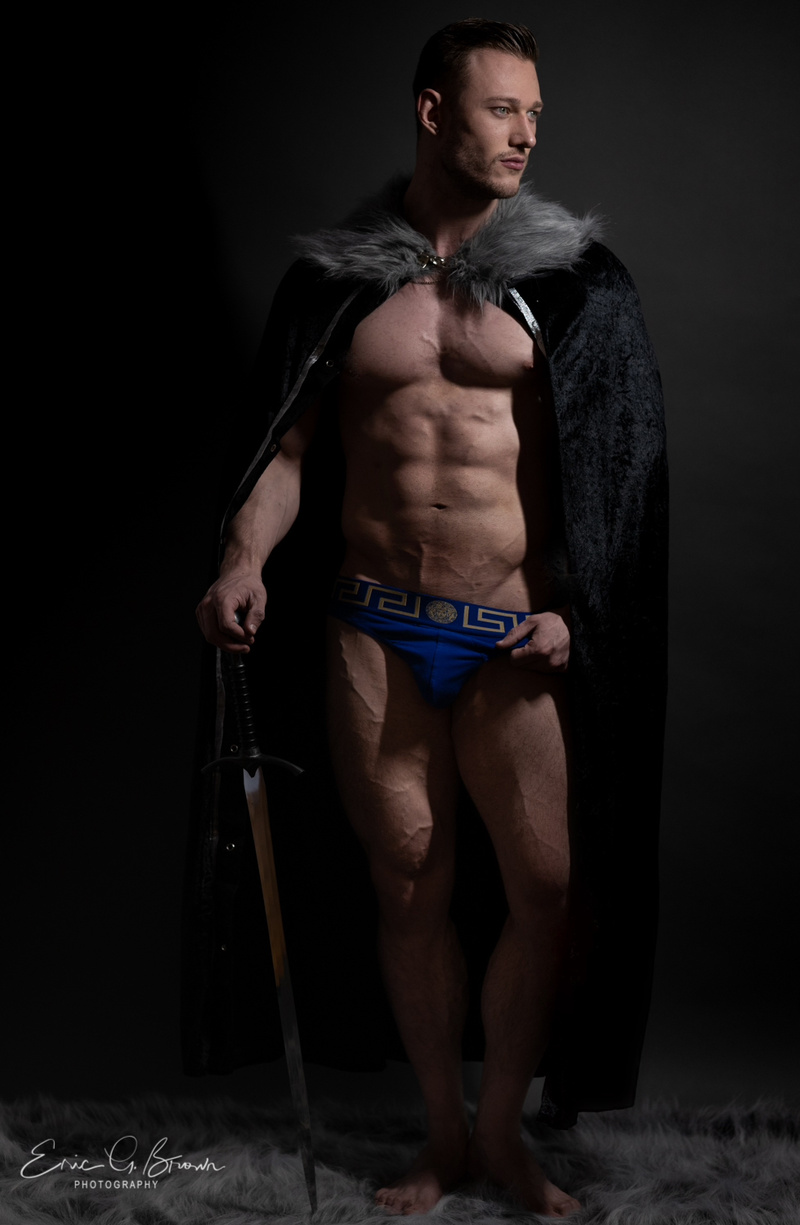 Male model photo shoot of Maxkfit by egbphoto