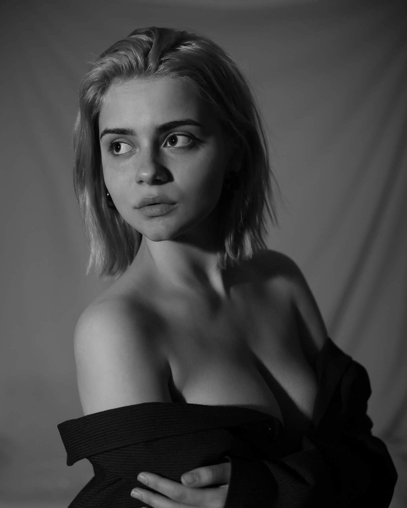 Female model photo shoot of Maria Tipordei