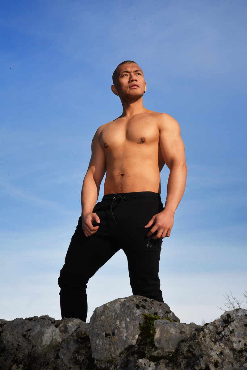 Male model photo shoot of Khoa Truong in Switzeland