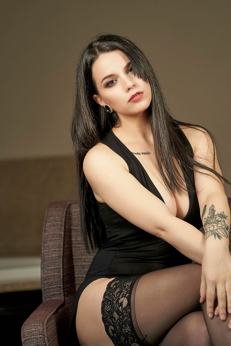 Female model photo shoot of Sabryna S
