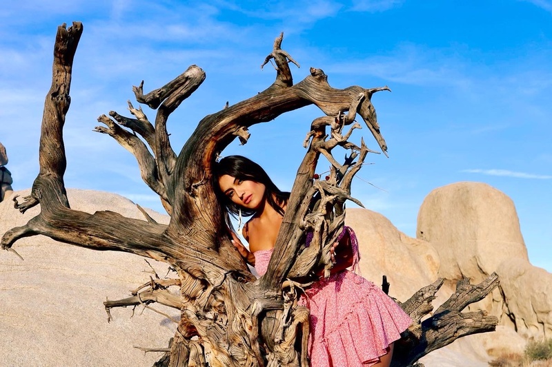 Female model photo shoot of Margarr09 in Joshua Tree