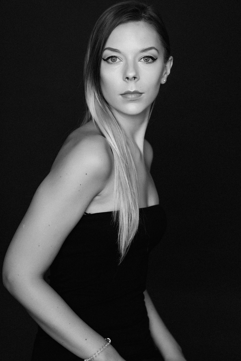 Female model photo shoot of Rachel V in London