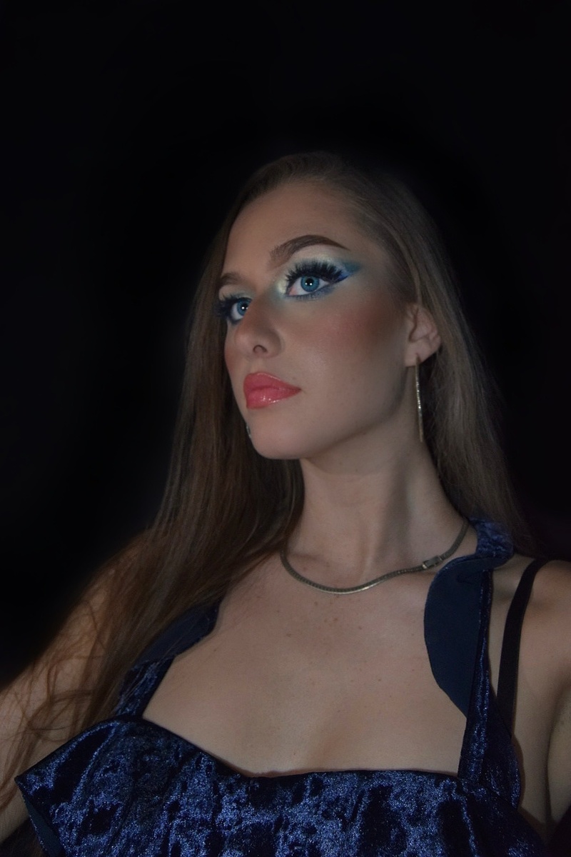Female model photo shoot of alexisgervais