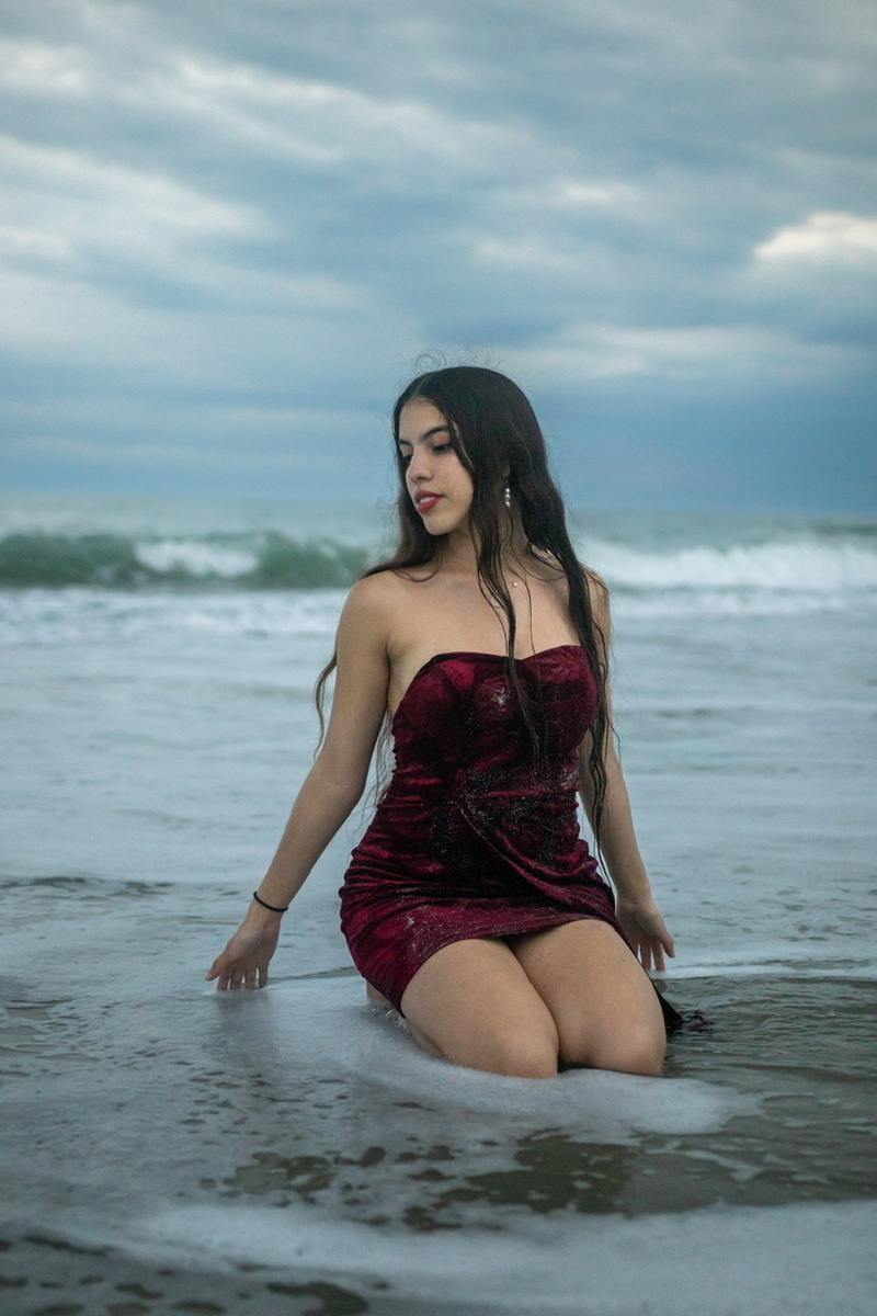 Female model photo shoot of Luminousxo in Myrtle Beach
