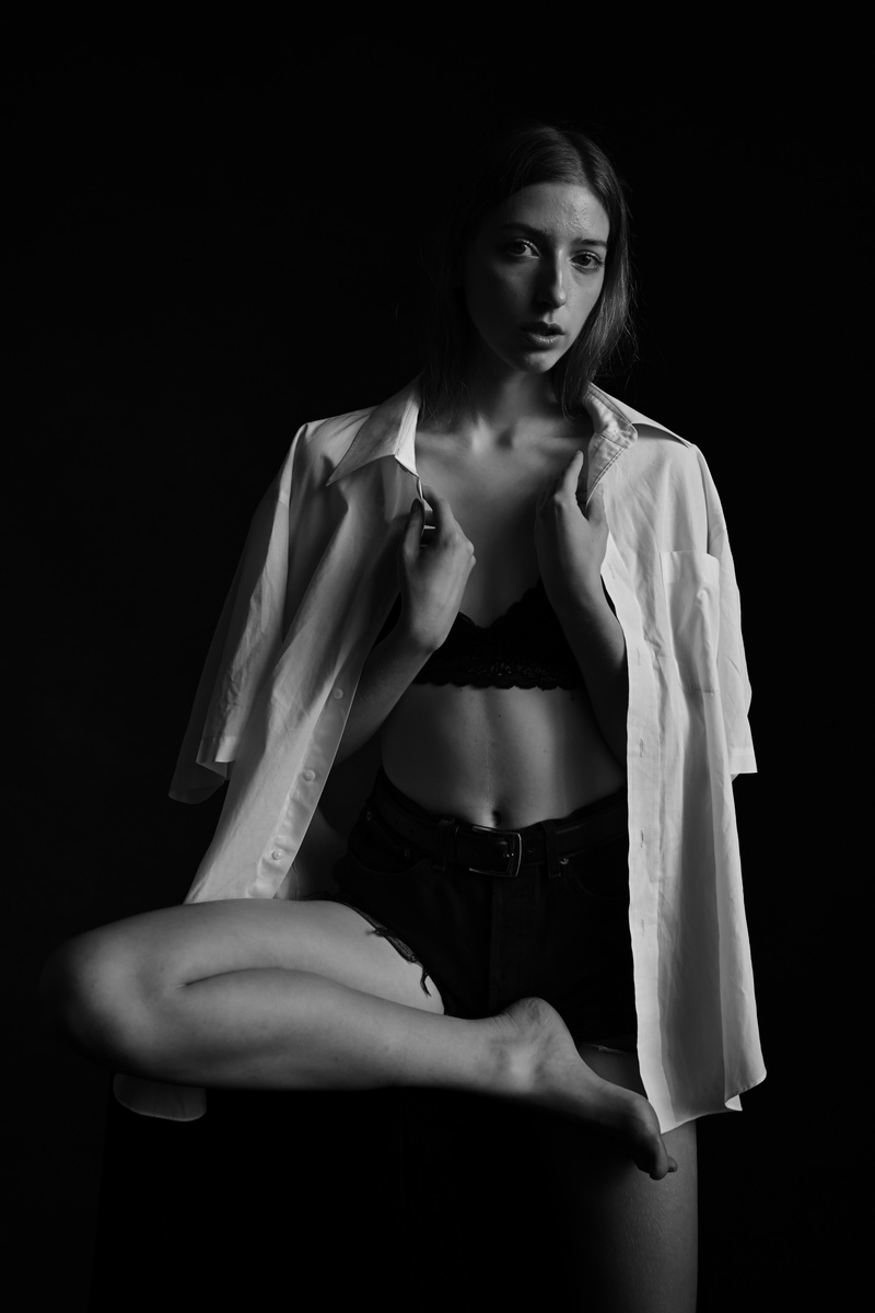 Female model photo shoot of Nina Chula