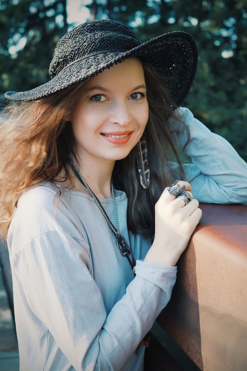 Female model photo shoot of Ella Neva in Lacamas Park