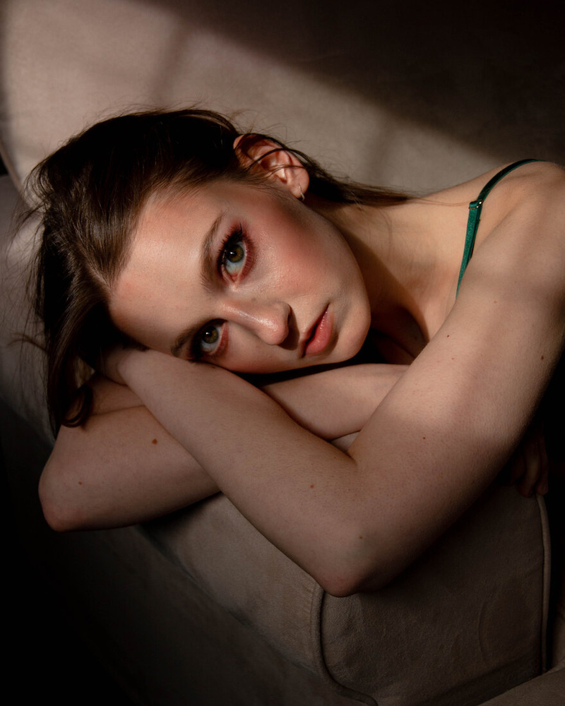 Female model photo shoot of Ana Ungureanu