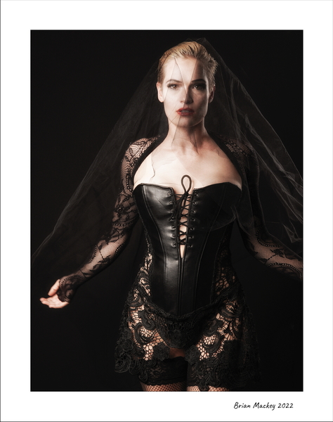 Female model photo shoot of Naomi_Evans_Unbound by Fineartdigital