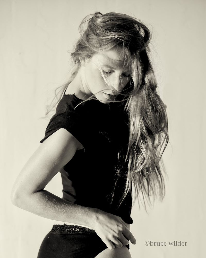 Male and Female model photo shoot of Wilder Photography and Astrid Kallsen in Photobox Studio