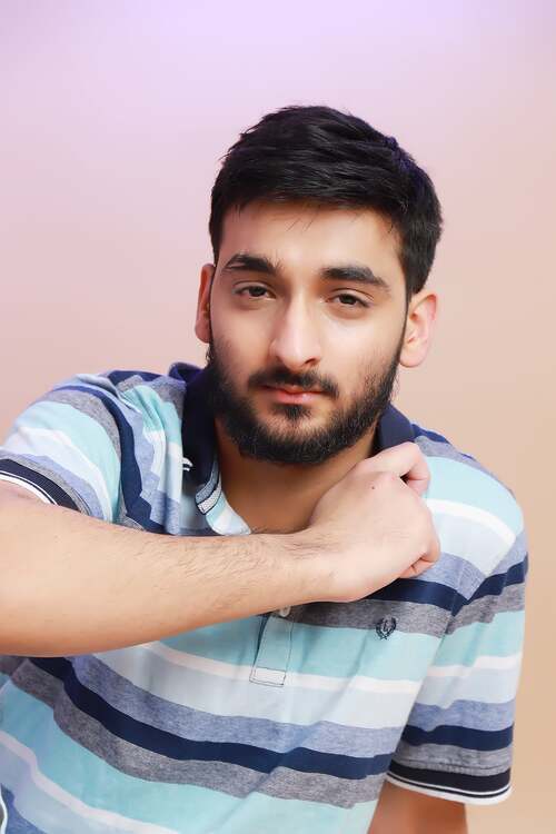 Male model photo shoot of AbdullahJ