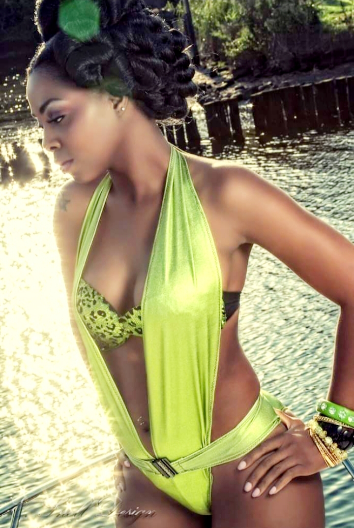 Female model photo shoot of Nyicandi