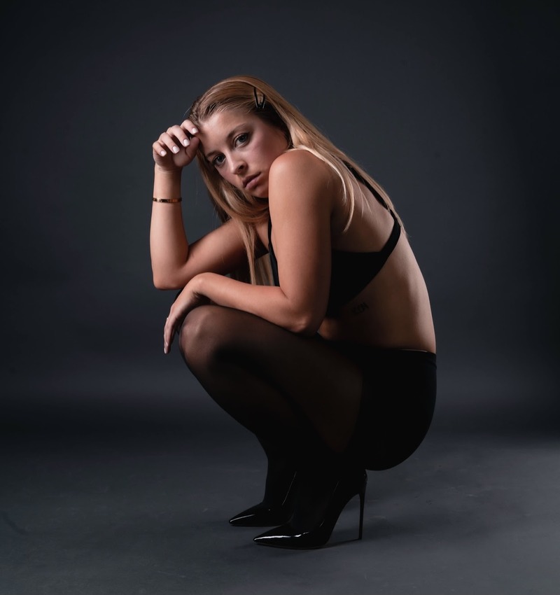 Female model photo shoot of Cadera