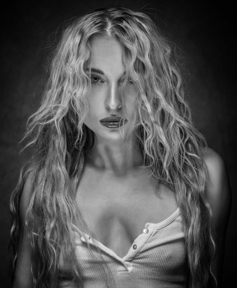 Female model photo shoot of PoeticMinx