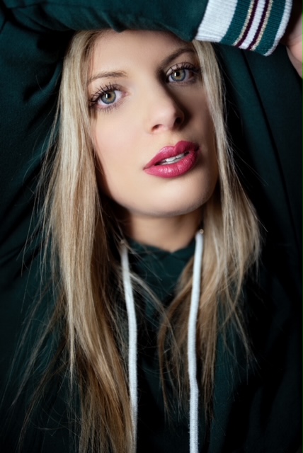 Female model photo shoot of rachelrubinlewis