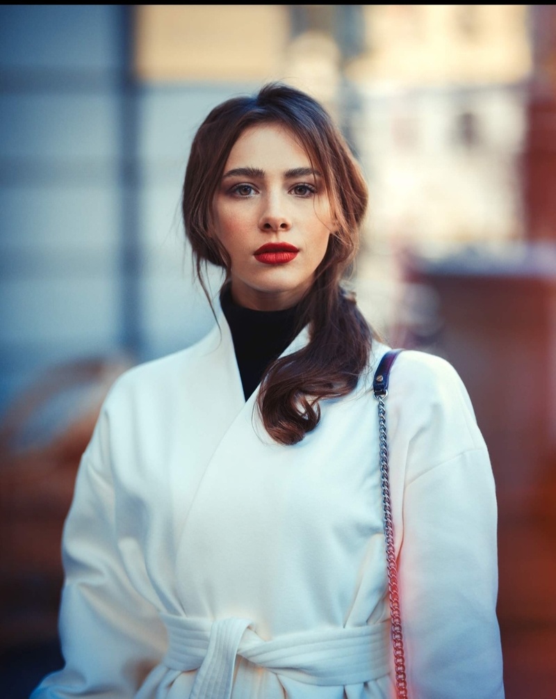 Female model photo shoot of Olga Solo