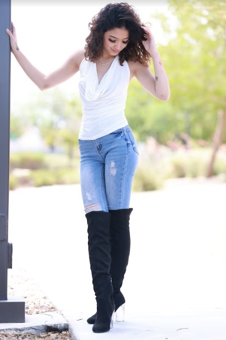 Female model photo shoot of VictoriaRoseModeling in Las Vegas