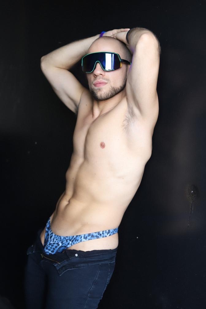 Male model photo shoot of Esteban Guizado