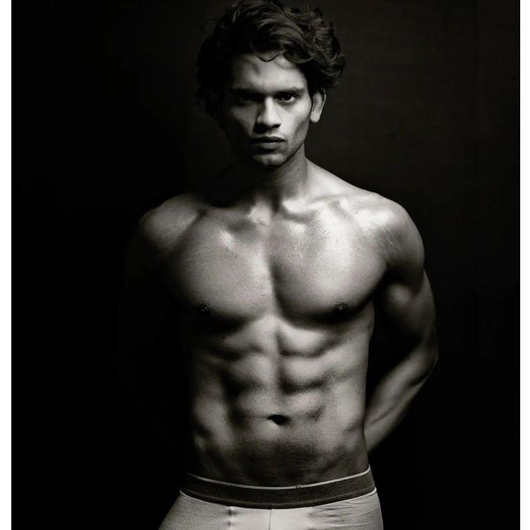 Male model photo shoot of Tarungarg in Mumbai