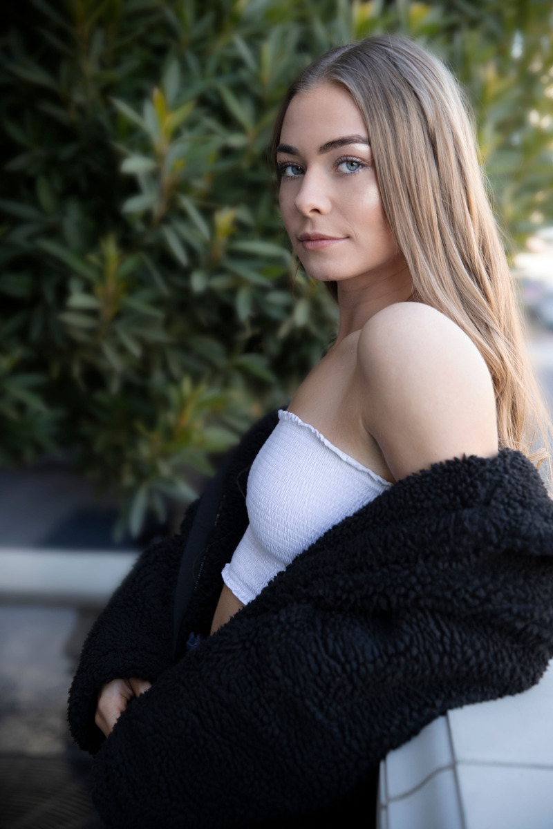 Female model photo shoot of alexfrakes