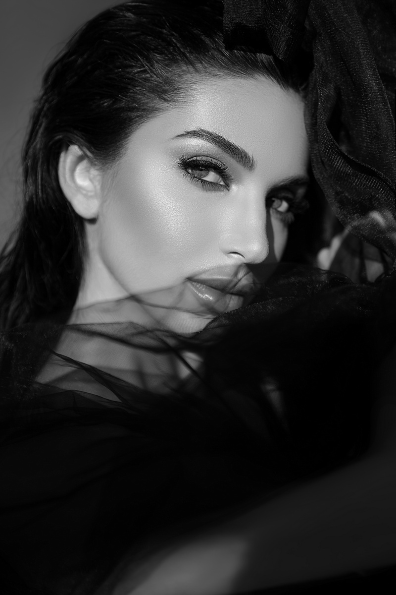 Female model photo shoot of Larisa Shatalova