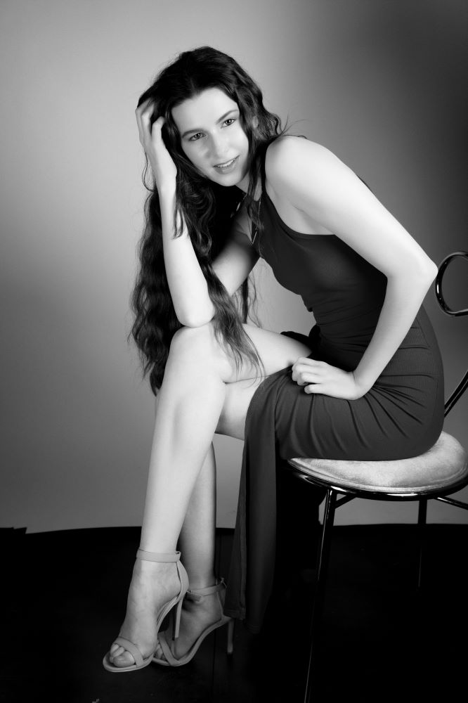 Female model photo shoot of SarahHanson by Kelvin Watkins