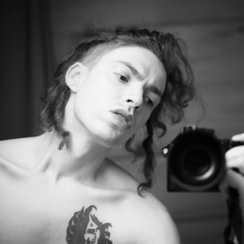 Male model photo shoot of Andrew Blackthorne