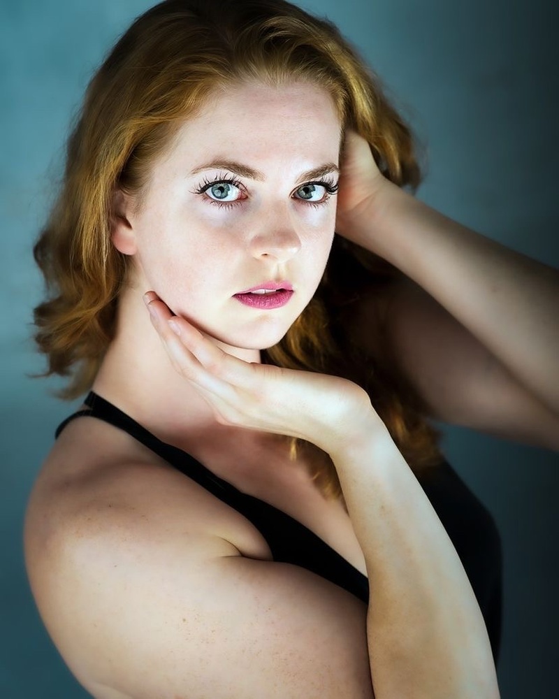 Female model photo shoot of Ariel Aesthetic