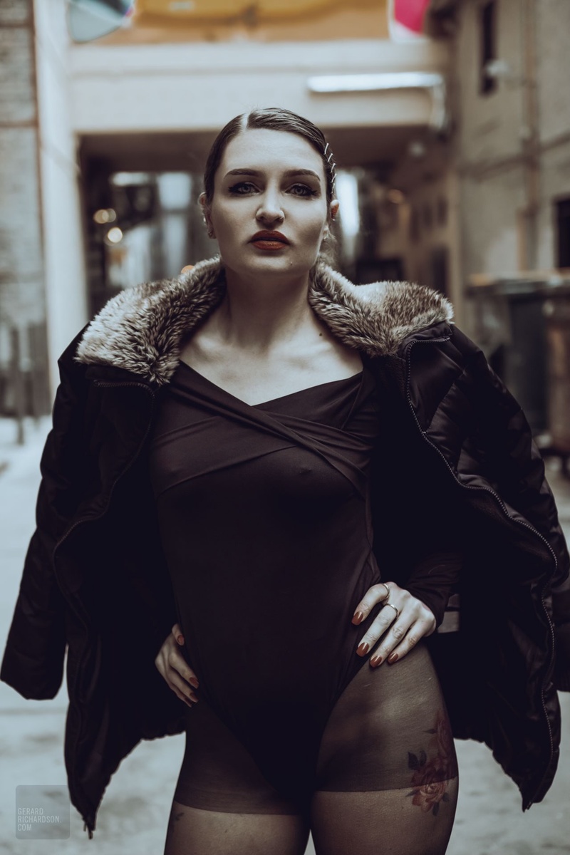 Female model photo shoot of Lavita Rose by Geoff Larkin Studio