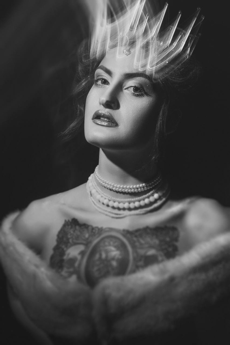 Female model photo shoot of Marina Lmodel