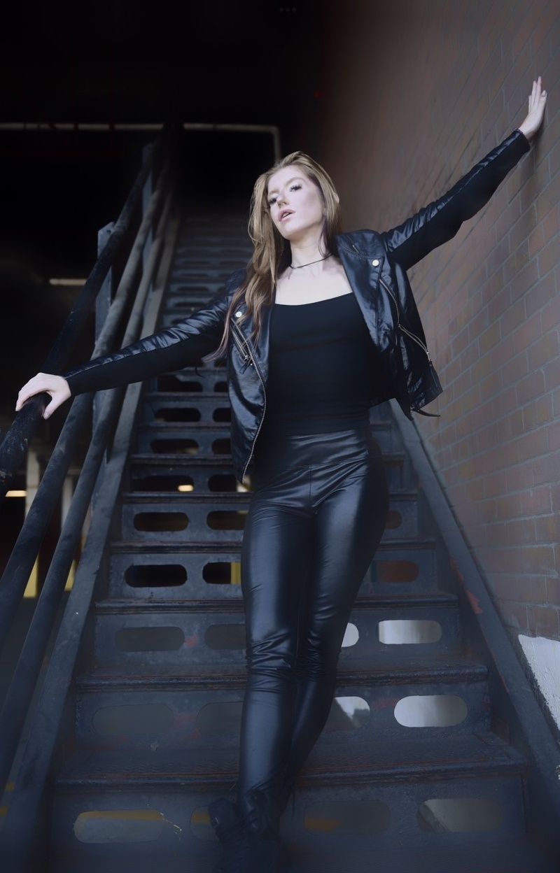 Female model photo shoot of Veronica Prescott