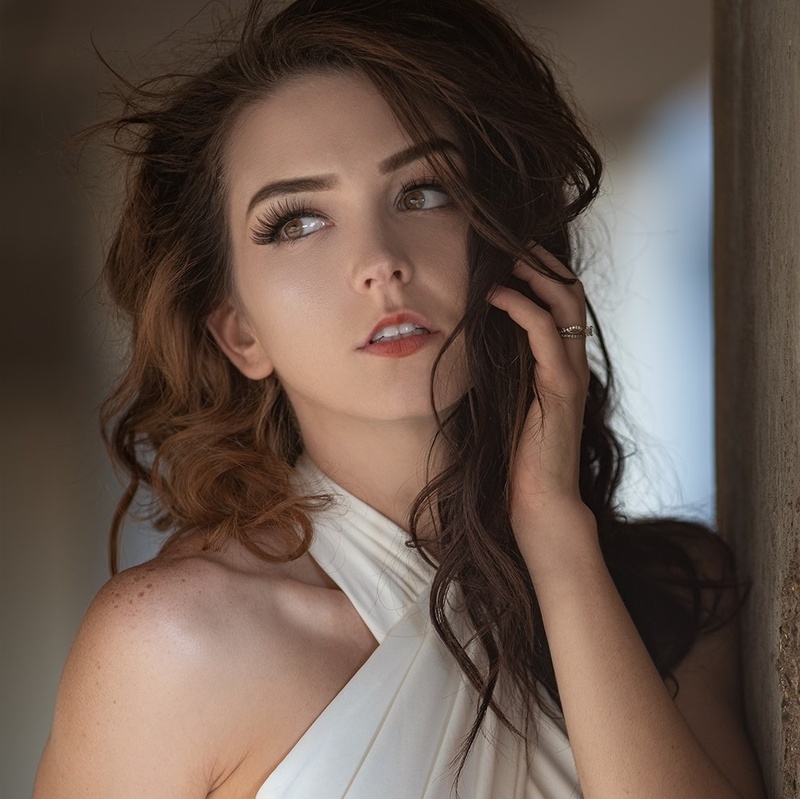 Female model photo shoot of SavannahStrebor