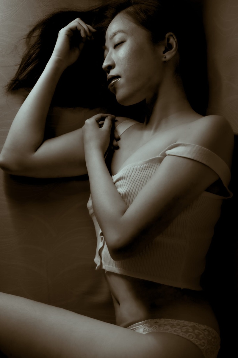 Female model photo shoot of Zongyi