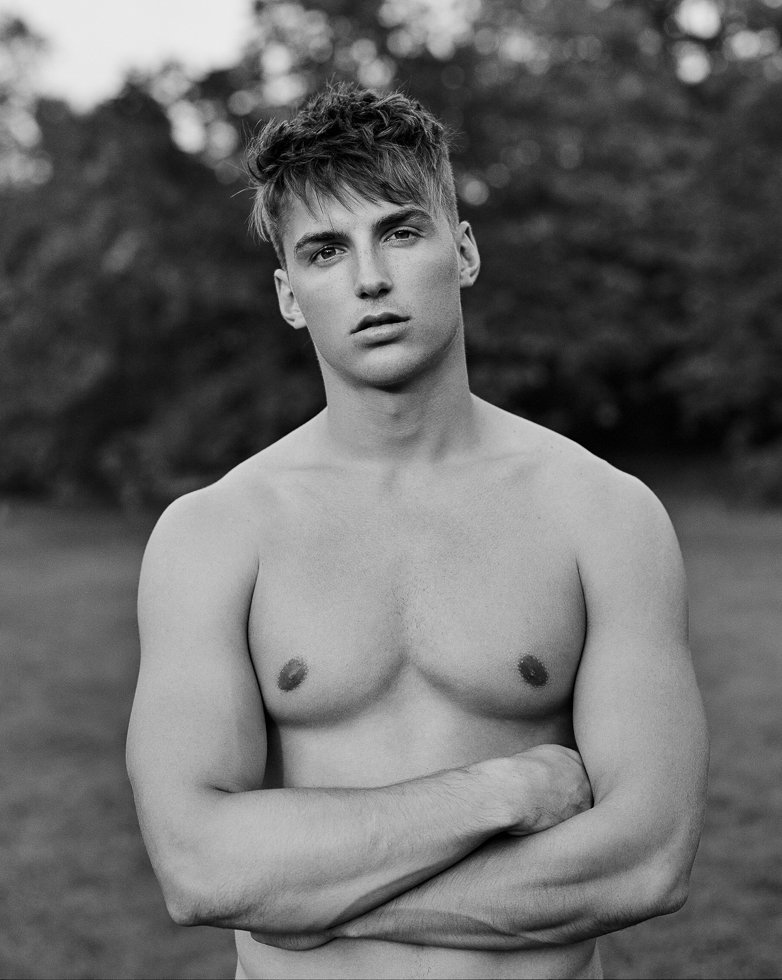 Male model photo shoot of RT photos in London