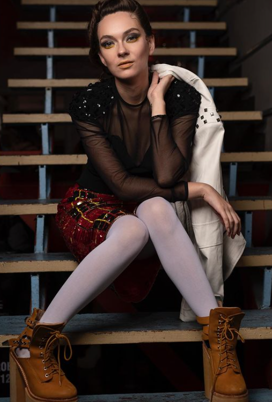 Female model photo shoot of Jinny Ryann