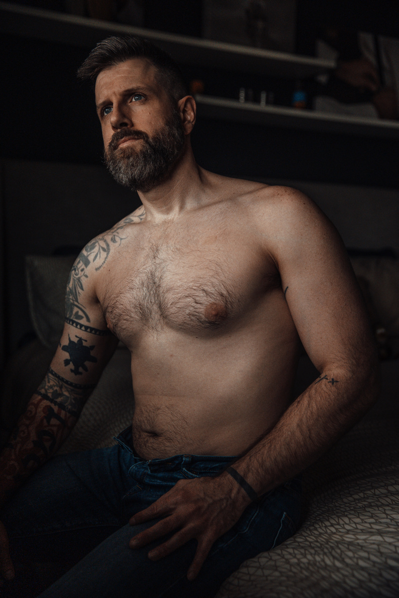 Male model photo shoot of Scott McGlothlen