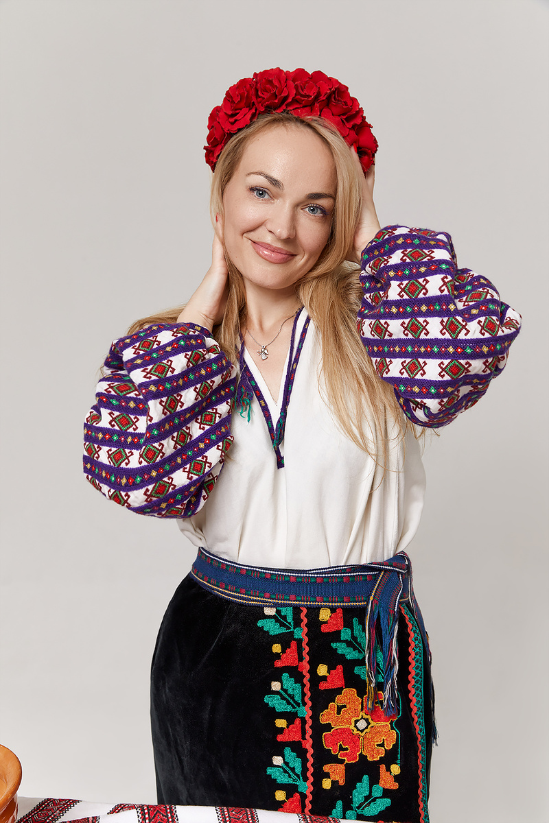 Female model photo shoot of Lidiya Oliynyk